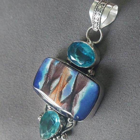 Three Stone Blue Aqua Rhinestone Western Multi Color Silver Toned Pendant - Picture 5 of 17